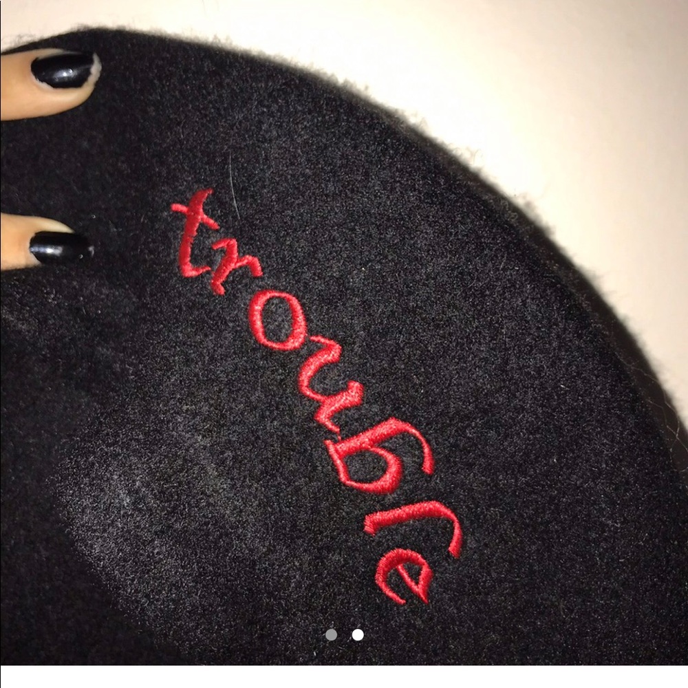 Beret - Picture 2 of 2
